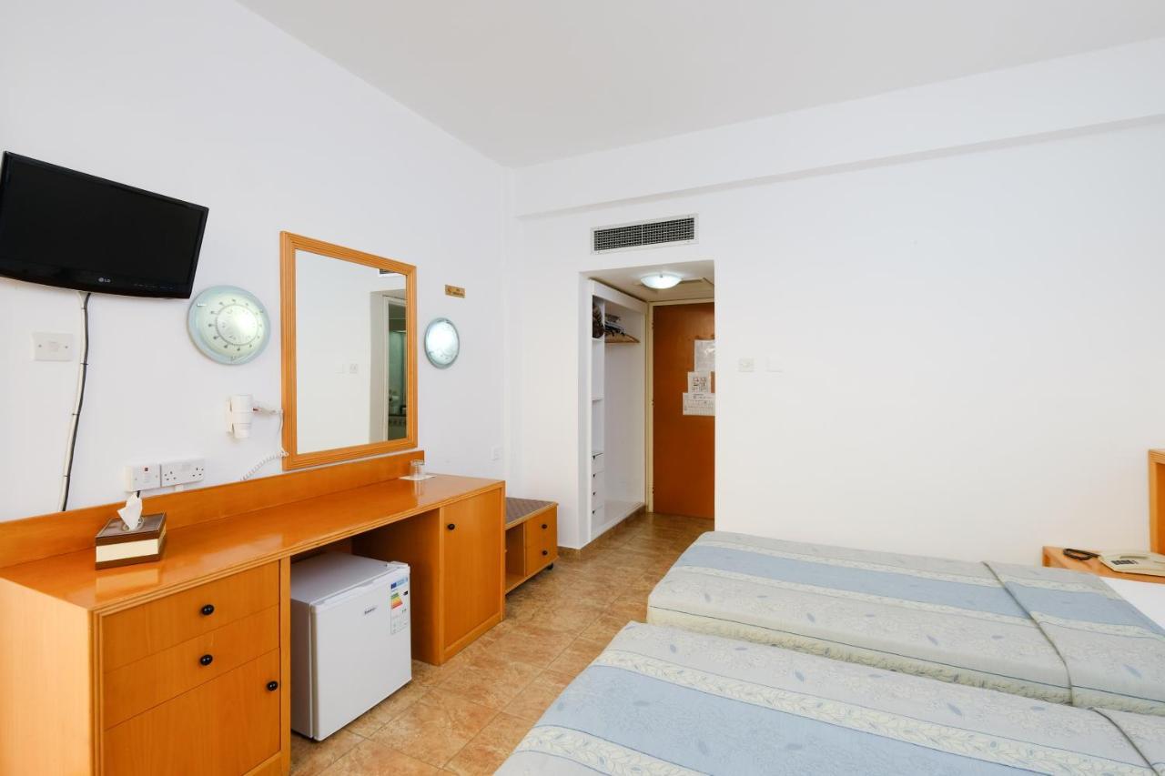 ฟลามิงโก้ บีช โฮเต็ล Hotel ลาร์นาคา ภายนอก รูปภาพ