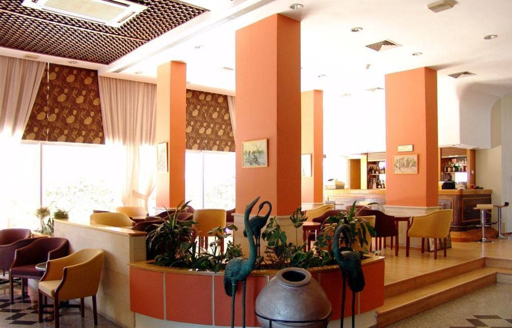 ฟลามิงโก้ บีช โฮเต็ล Hotel ลาร์นาคา ร้านอาหาร รูปภาพ